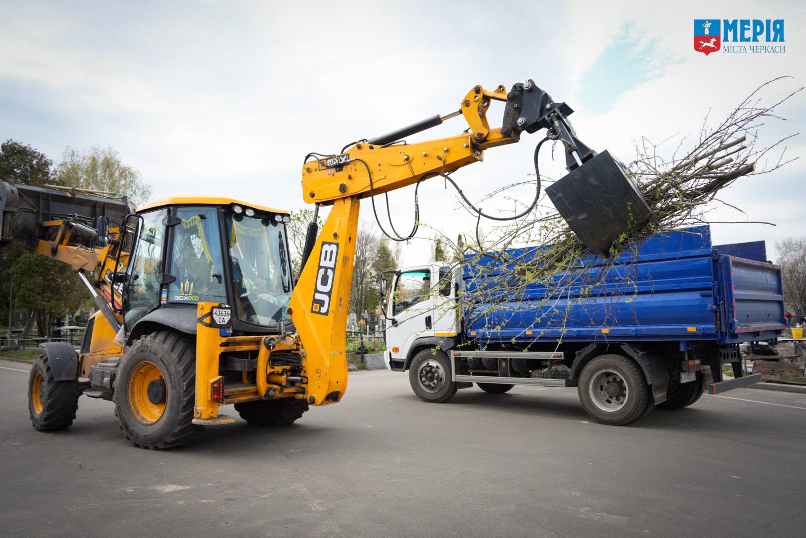 У Черкасах 10 кладовищ готують до поминальних днів