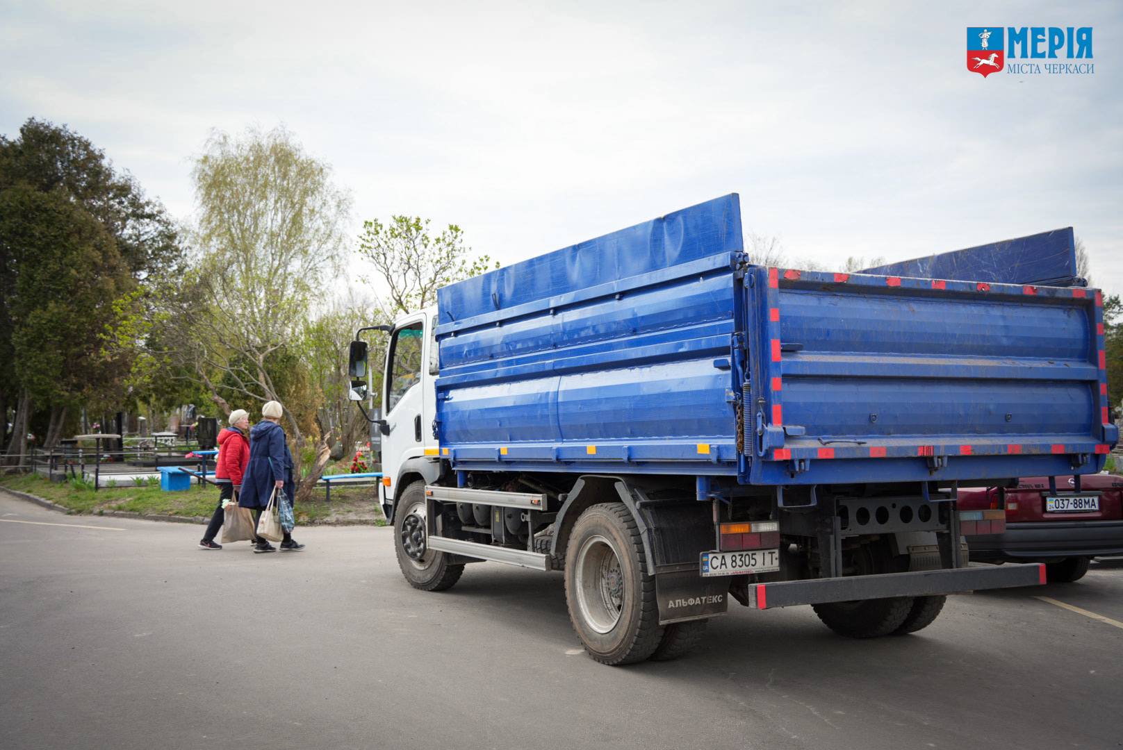 У Черкасах 10 кладовищ готують до поминальних днів - фото 3