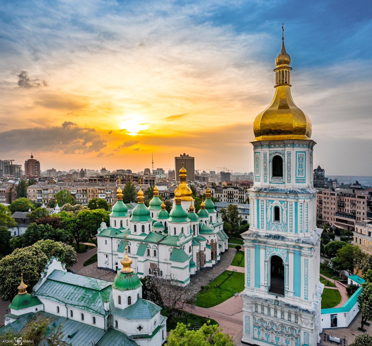 Дзвіниця Софійського собору: споруда, яку видно з усього Києва