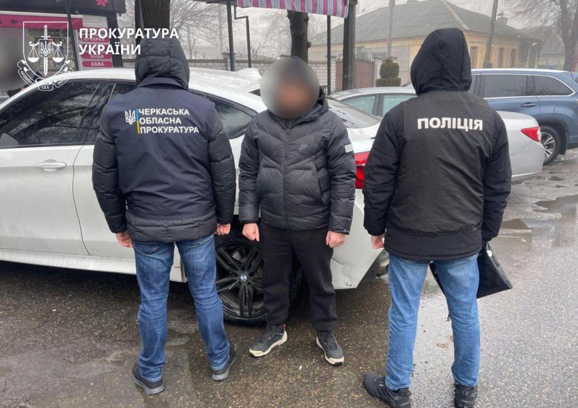 На Черкащині судитимуть підозрюваних у справі про вирубку дубів і забруднення земель - фото 2