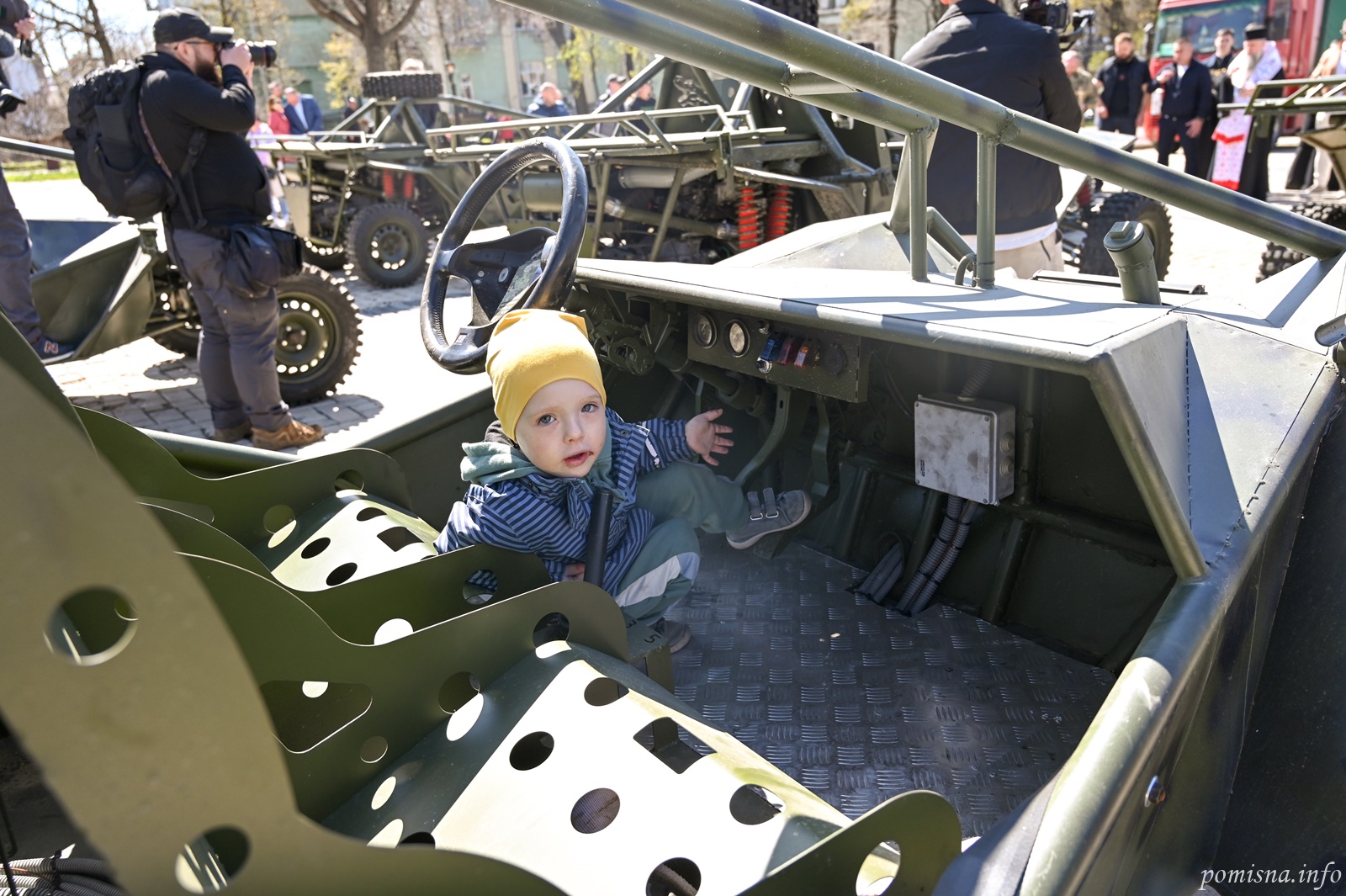 Митрополит Епіфаній благословив для захисників України спеціалізовані авто - фото 4
