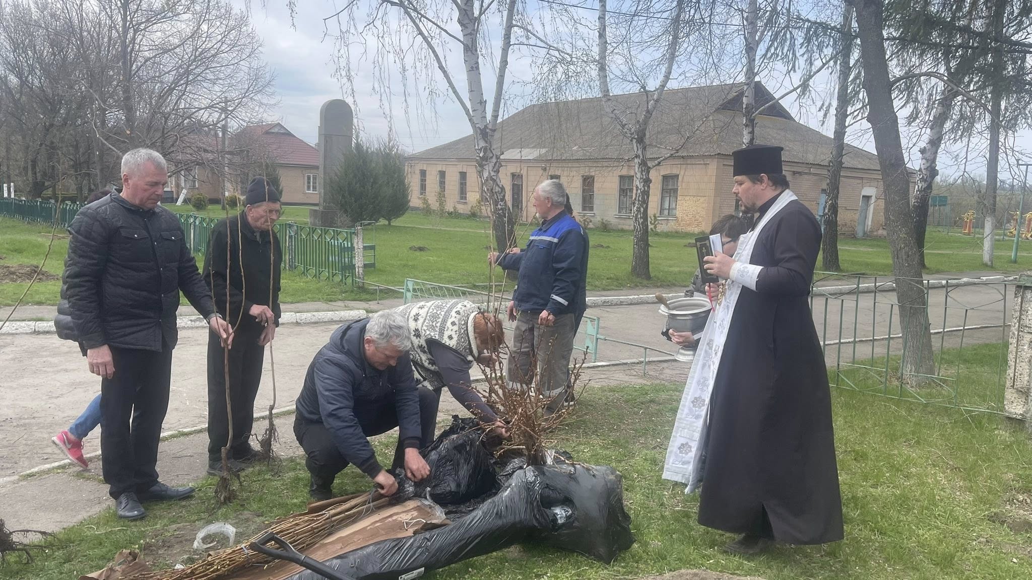 На Черкащині батьки створили алею на честь загиблого сина-військового