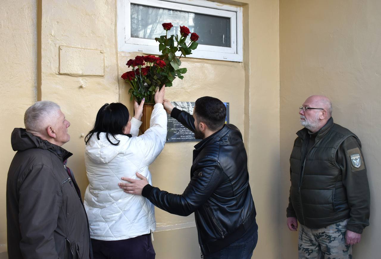 У Києві відкрили меморіальну дошку на честь нацгвардійця Юрія Музиченка - фото 3