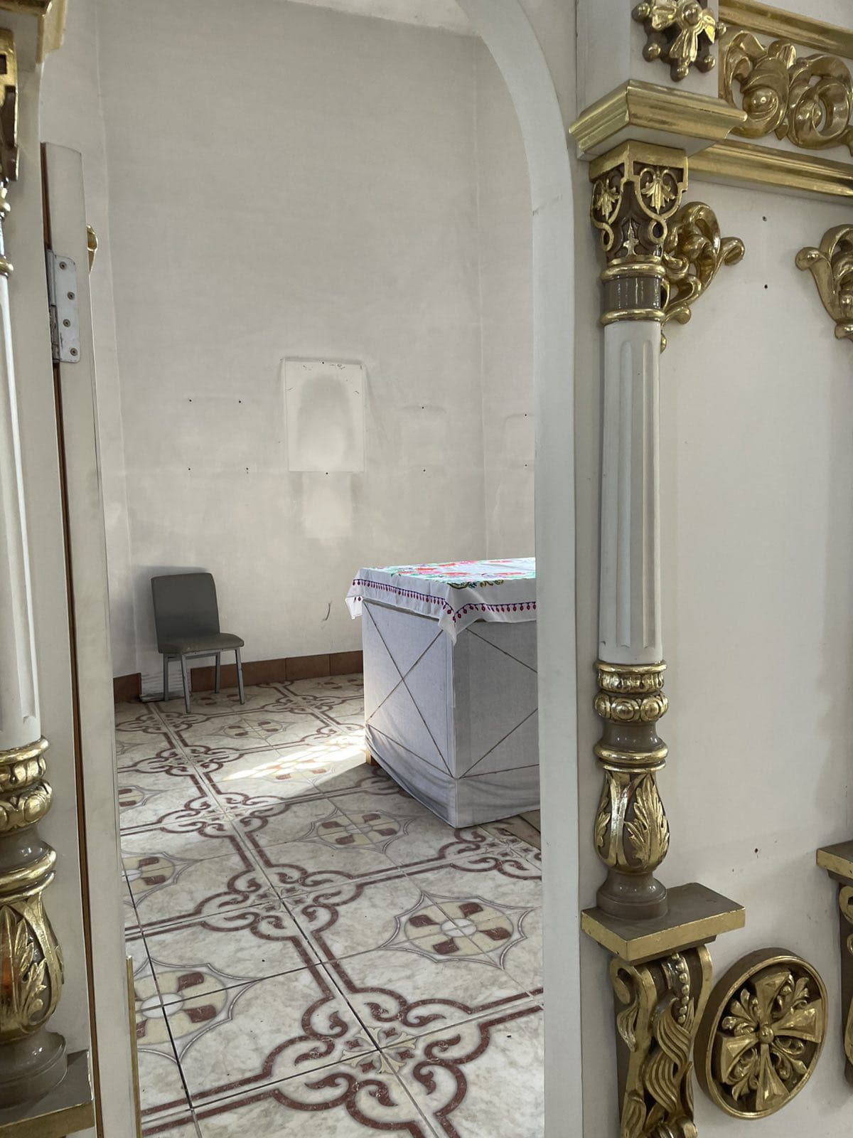 Представники московської церкви винесли всі ікони і начиння із храму на Черкащині, що перейшов до ПЦУ - фото 6