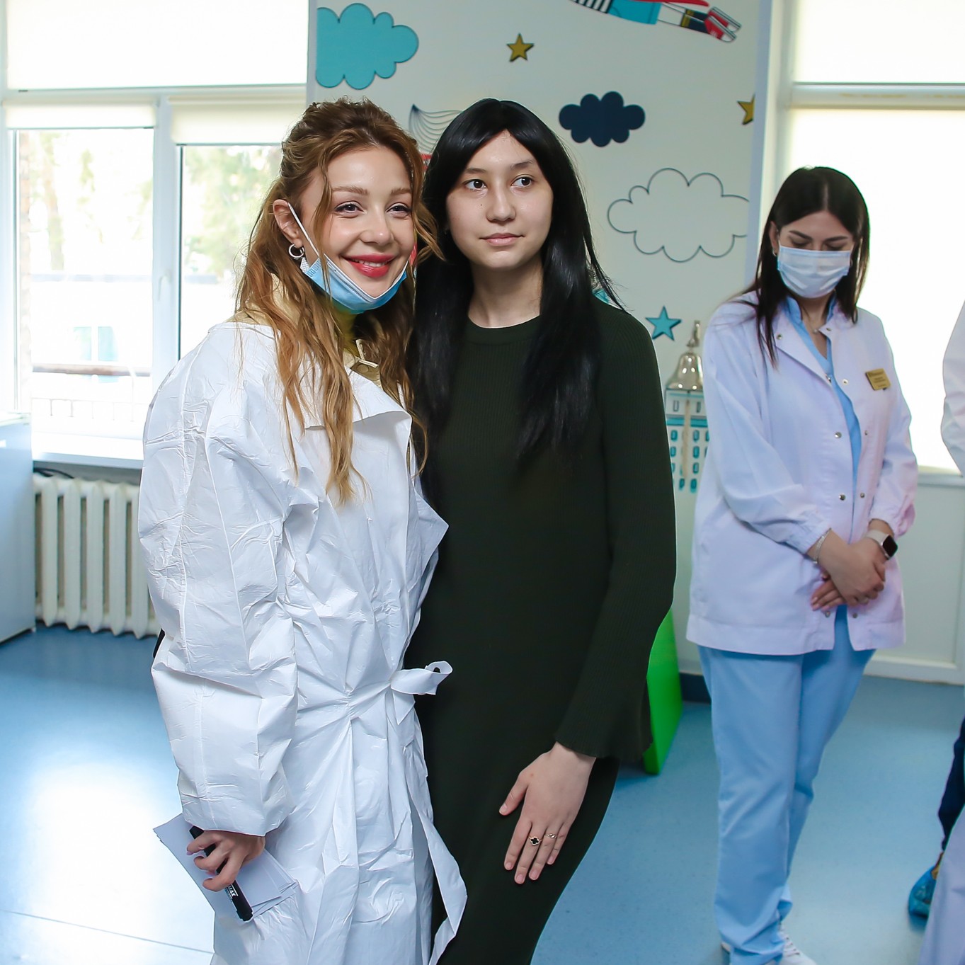 Співачка Тіна Кароль відвідала дітей в онкоцентрі Черкас - фото 5