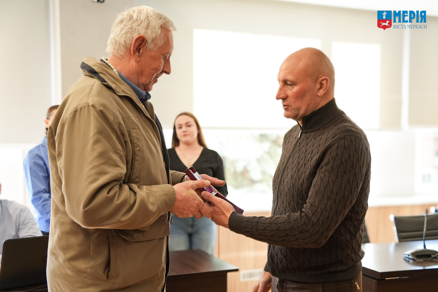 Медалі і грамоти вручили жителям Черкас: хто отримав відзнаки у мерії