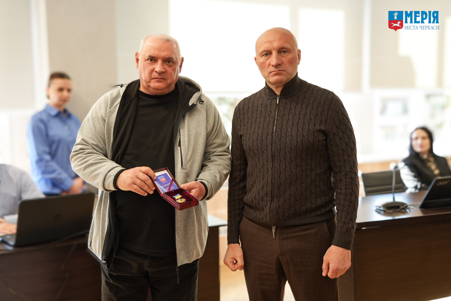 Медалі і грамоти вручили жителям Черкас: хто отримав відзнаки у мерії - фото 4