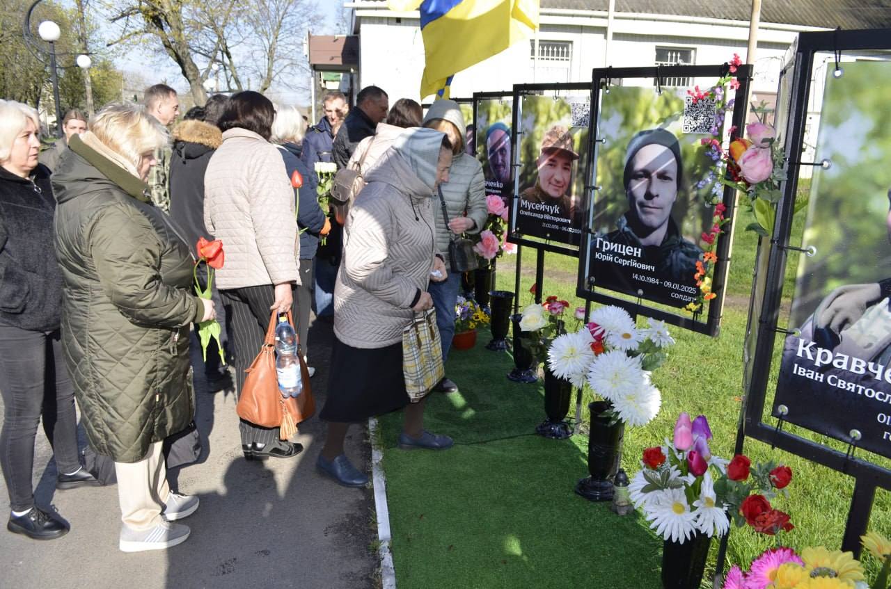 У Звенигородці додали 9 портретів на Алею Героїв, серед них – жіночий - фото 3