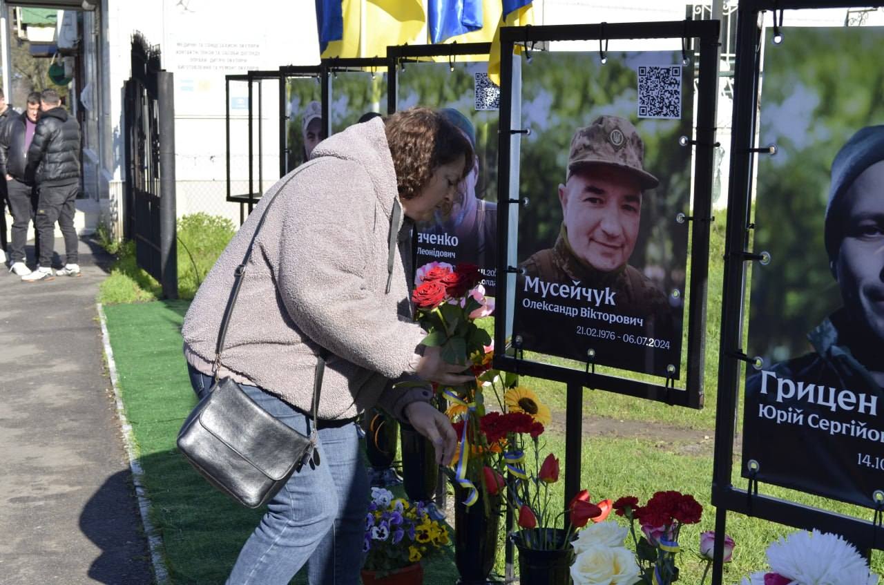 У Звенигородці додали 9 портретів на Алею Героїв, серед них – жіночий - фото 4