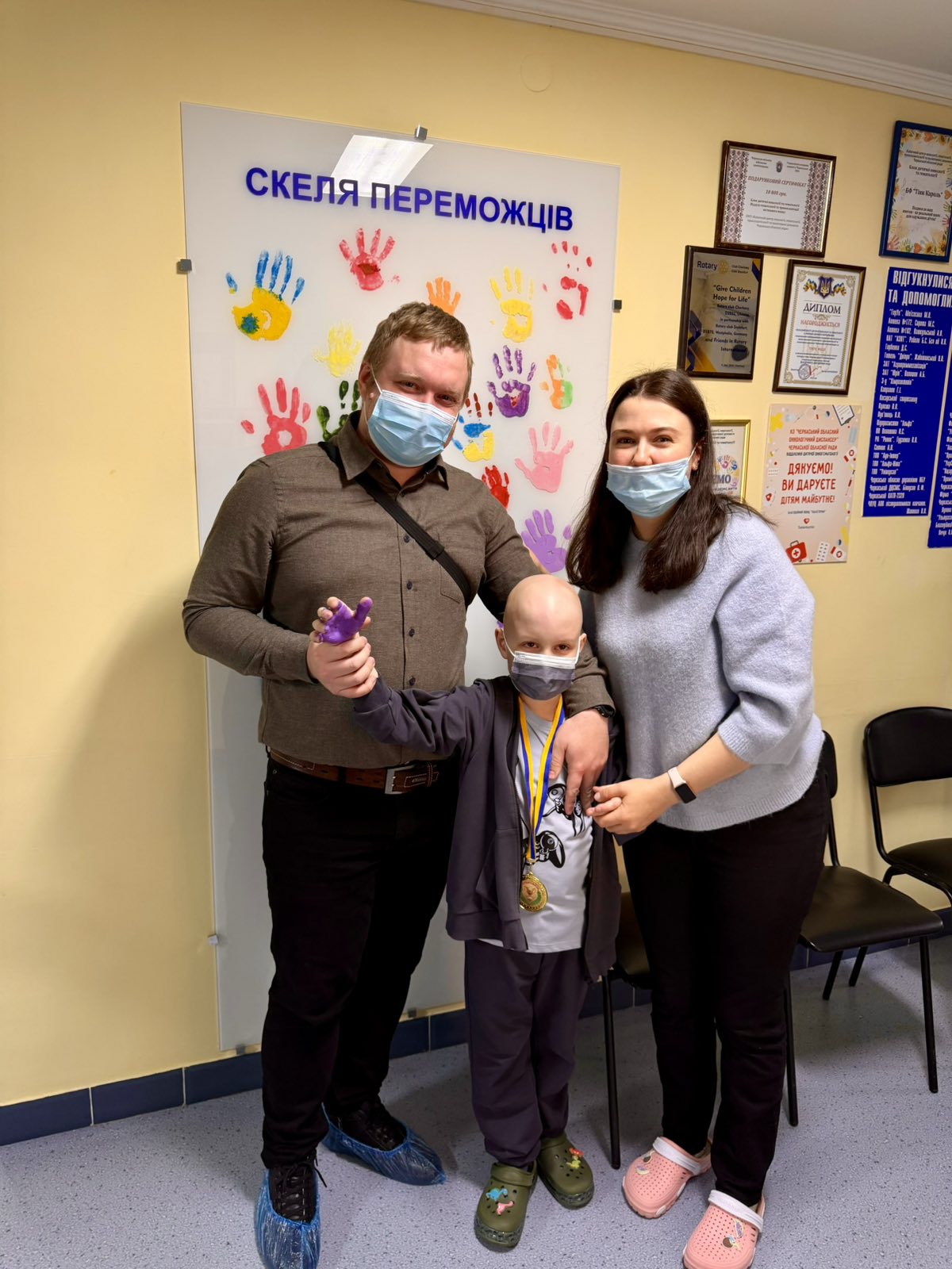 Мріє покататися на гойдалці: із Черкаського онкоцентру виписали 9-річного Михайла