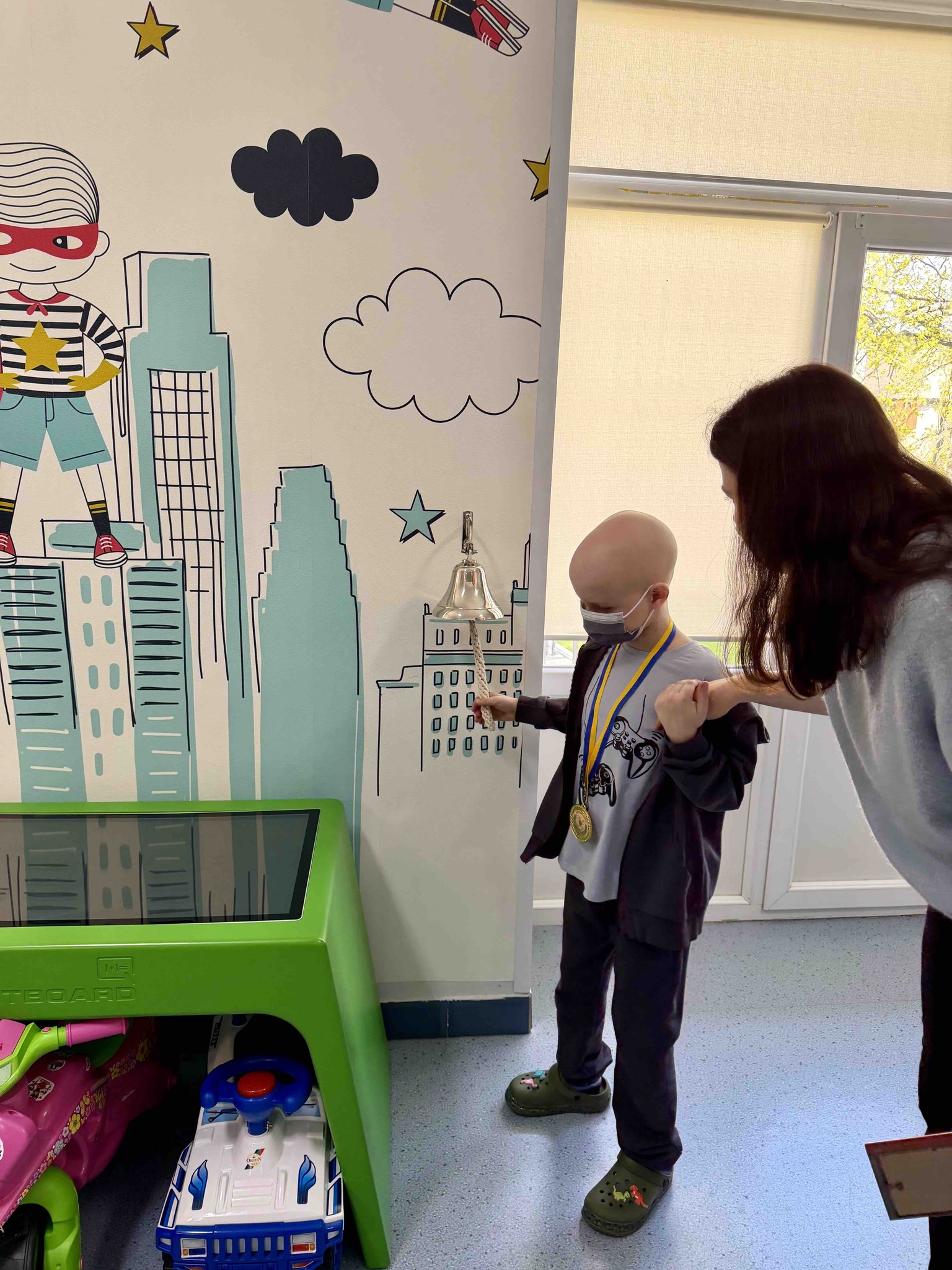 Мріє покататися на гойдалці: із Черкаського онкоцентру виписали 9-річного Михайла - фото 3