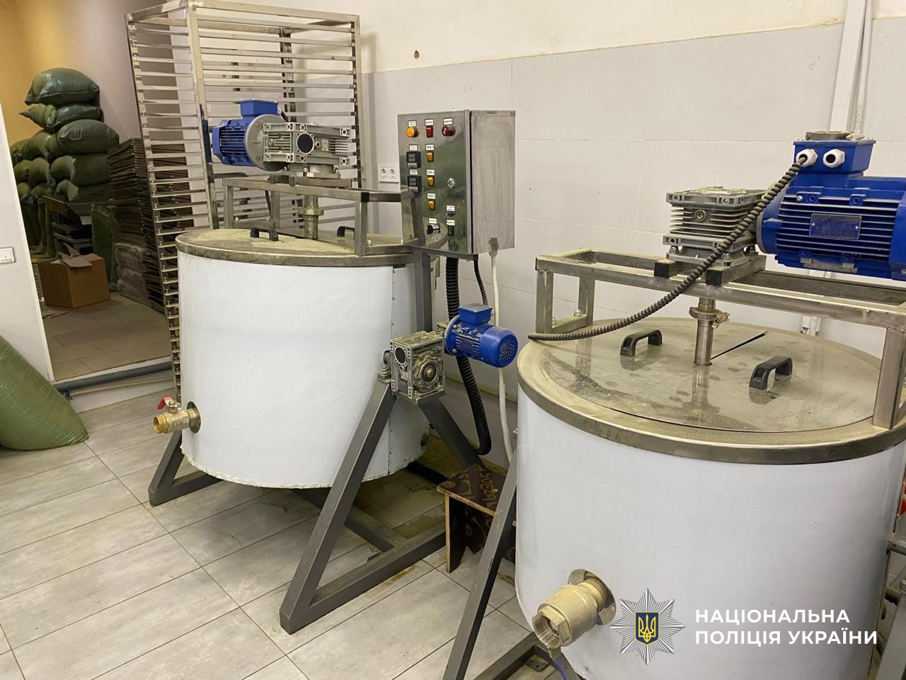 В Україні викрили учасників злочинної спільноти «Хімпром» - фото 4