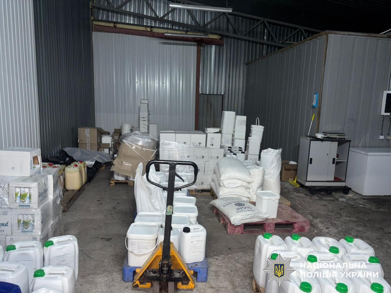 В Україні викрили учасників злочинної спільноти «Хімпром» - фото 5