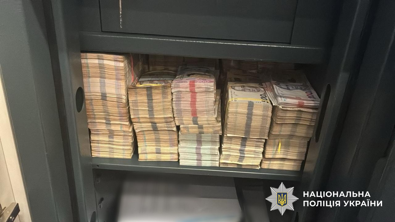 В Україні викрили учасників злочинної спільноти «Хімпром» - фото 12