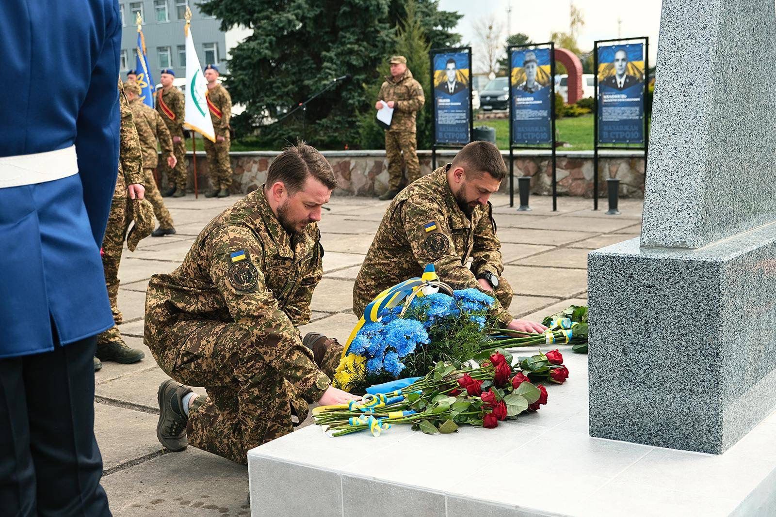 Козацький хрест пам’яті: на Чорнобильській АЕС відкрили меморіал загиблим героям - фото 2