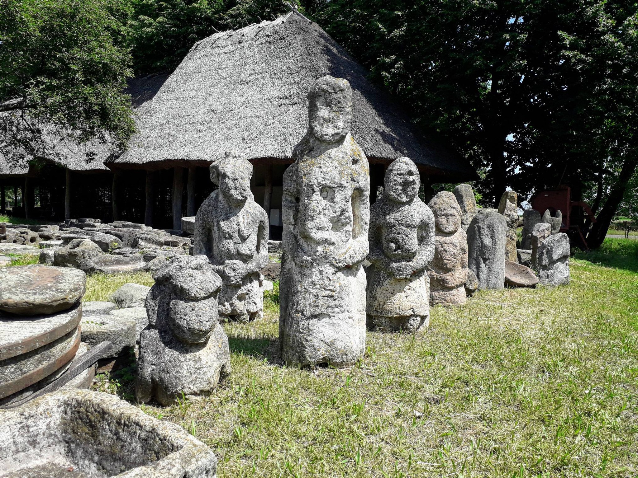 Вітряки, козацькі хати і ферма – фото з унікального музею на Черкащині - фото 2