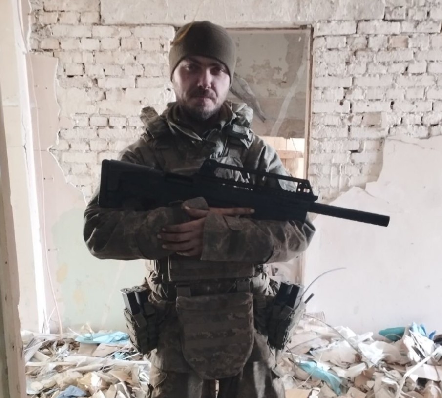 Медики Черкас і Львова витягли залізні уламки з ноги військового 56-ї окремої мотопіхотної бригади