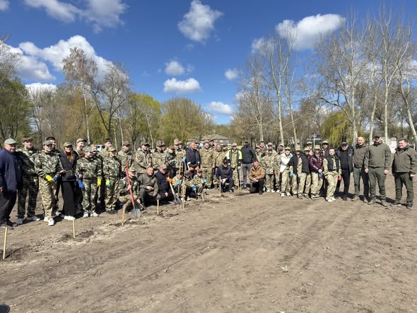 У Кам’янці посадили 300 дубів - фото 7