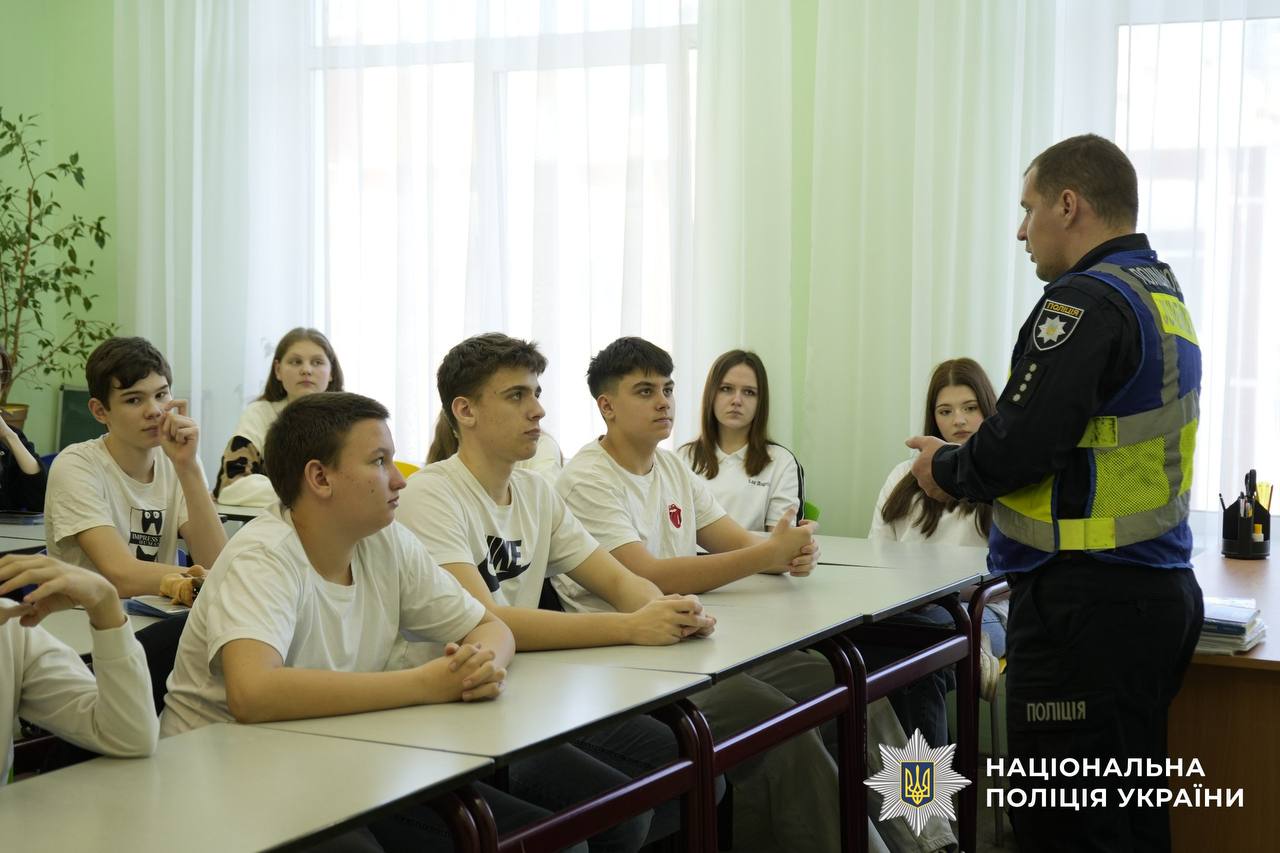 «На війні не важливі статус і ранги»: історія поліцейського Ворона, який повернувся з фронту - фото 3