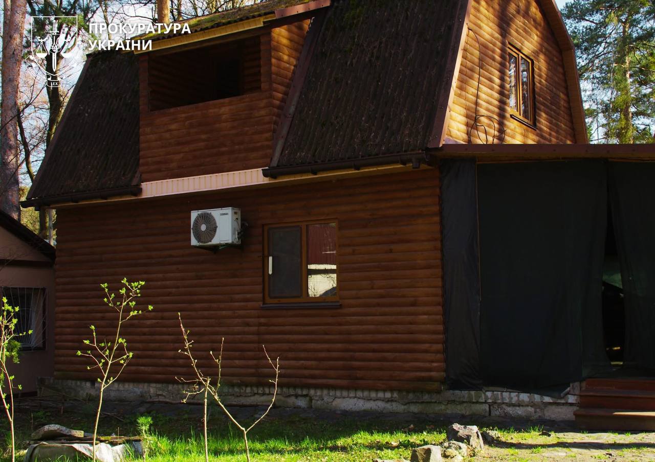 Через суд вимагають знести будинки відпочинку у Свидовці на Черкащині