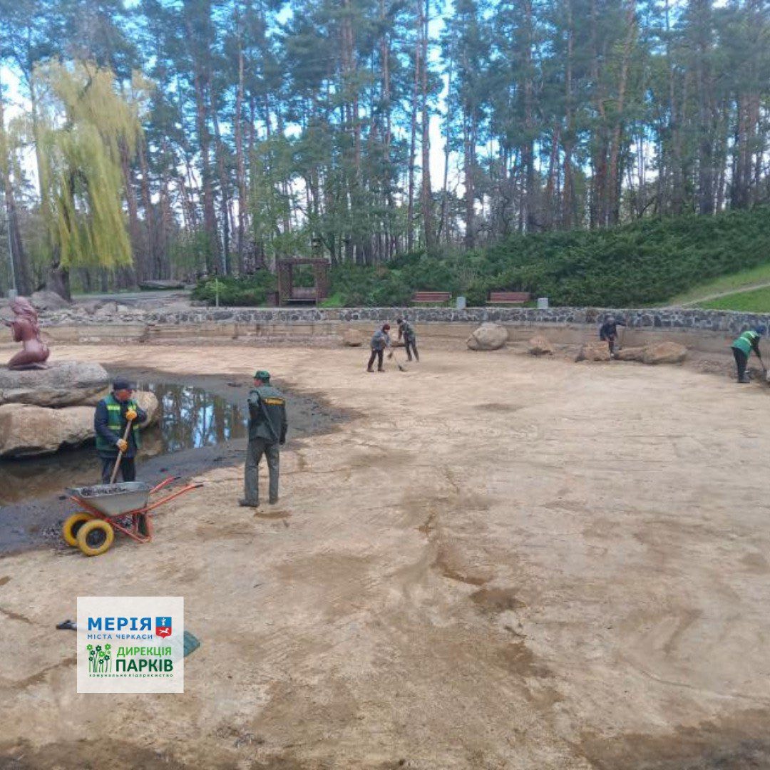 Почистили озеро з Русалонькою у Сосновому бору. Фото