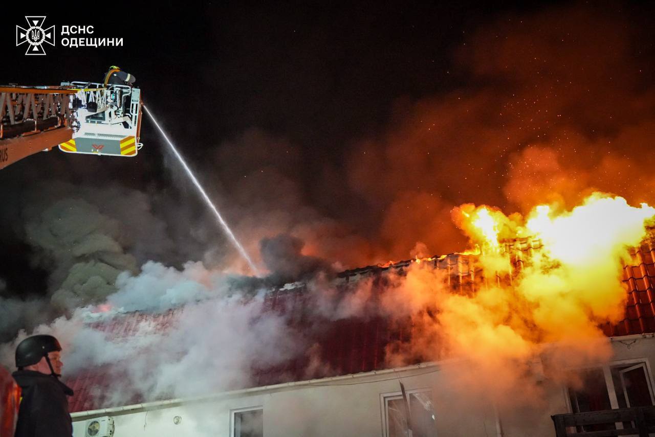 Нічна атака Росії на Одесу: загинули 2 людини та 14 постраждали - фото 6