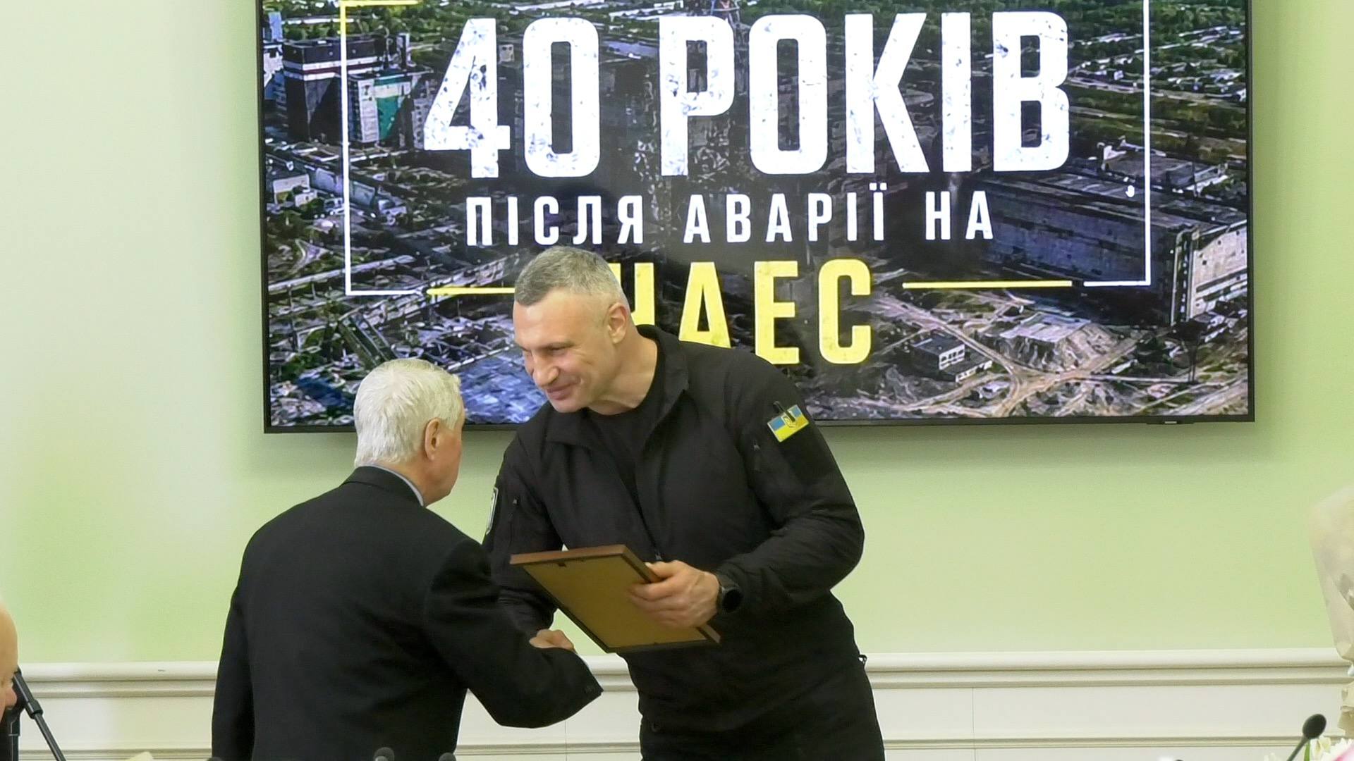 Кличко відзначив ліквідаторів ЧАЕС напередодні 40-х роковин трагедії