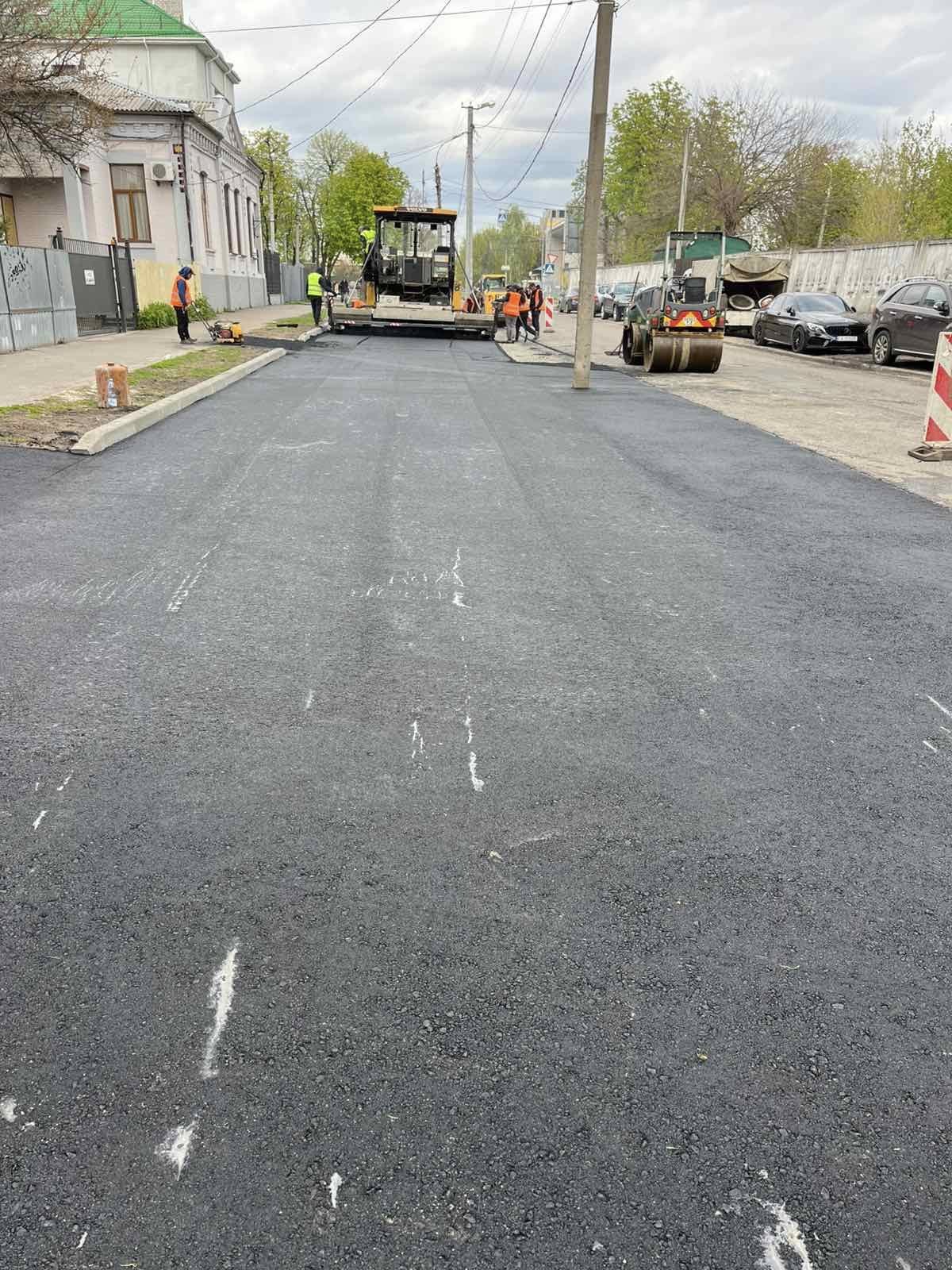 Нову парковку облаштовують на вулиці Богдана Хмельницького - фото 3