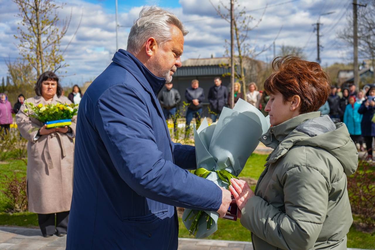 На Київщині відкрили монумент загиблим захисникам України - фото 5