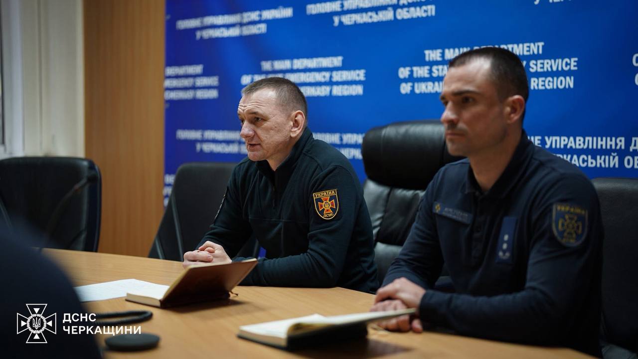 Шестеро молодих лейтенантів стали до лав ДСНС Черкащини - фото 4