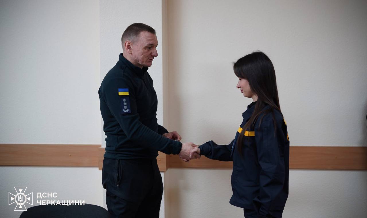 Шестеро молодих лейтенантів стали до лав ДСНС Черкащини - фото 2