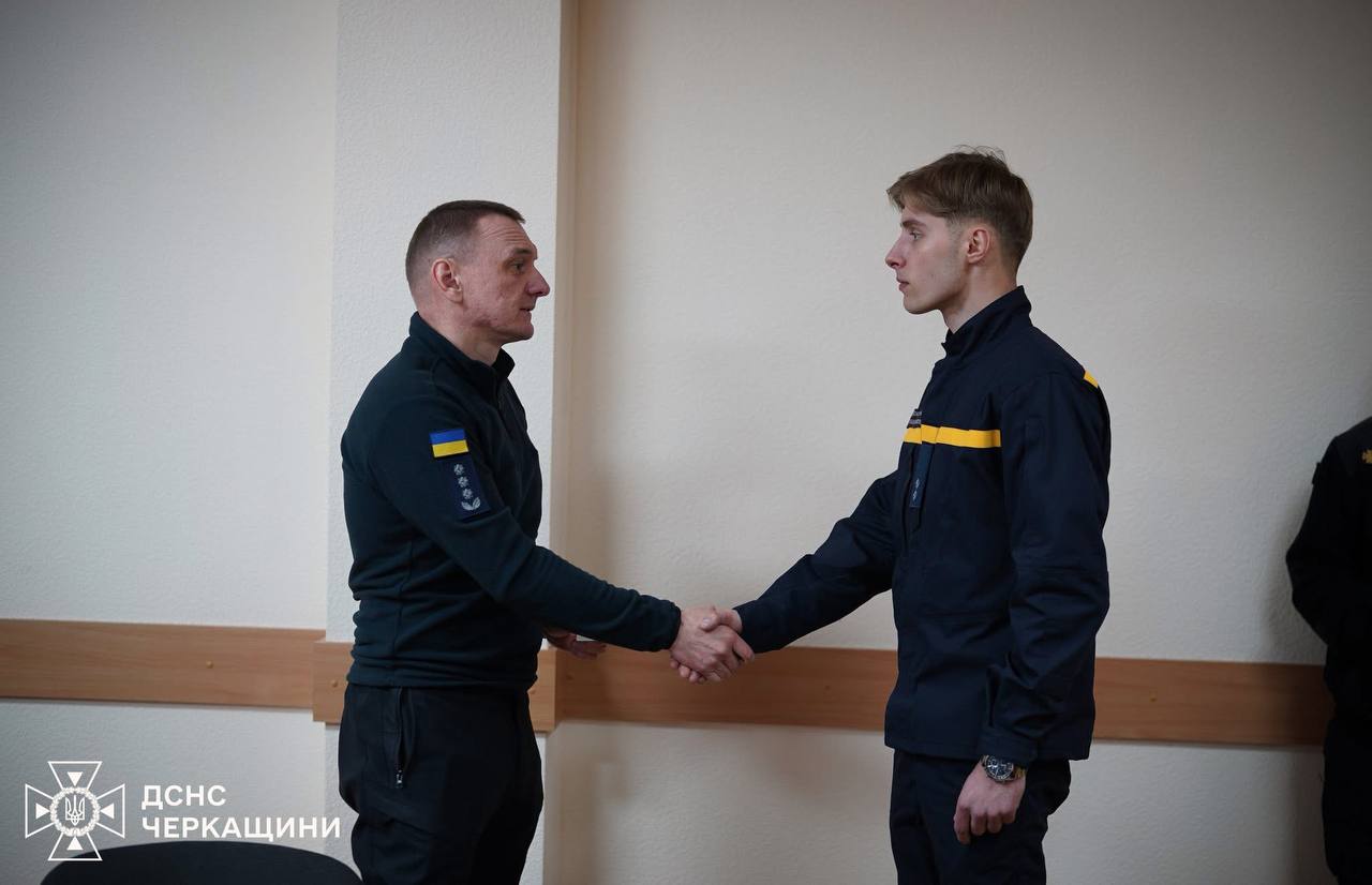 Шестеро молодих лейтенантів стали до лав ДСНС Черкащини