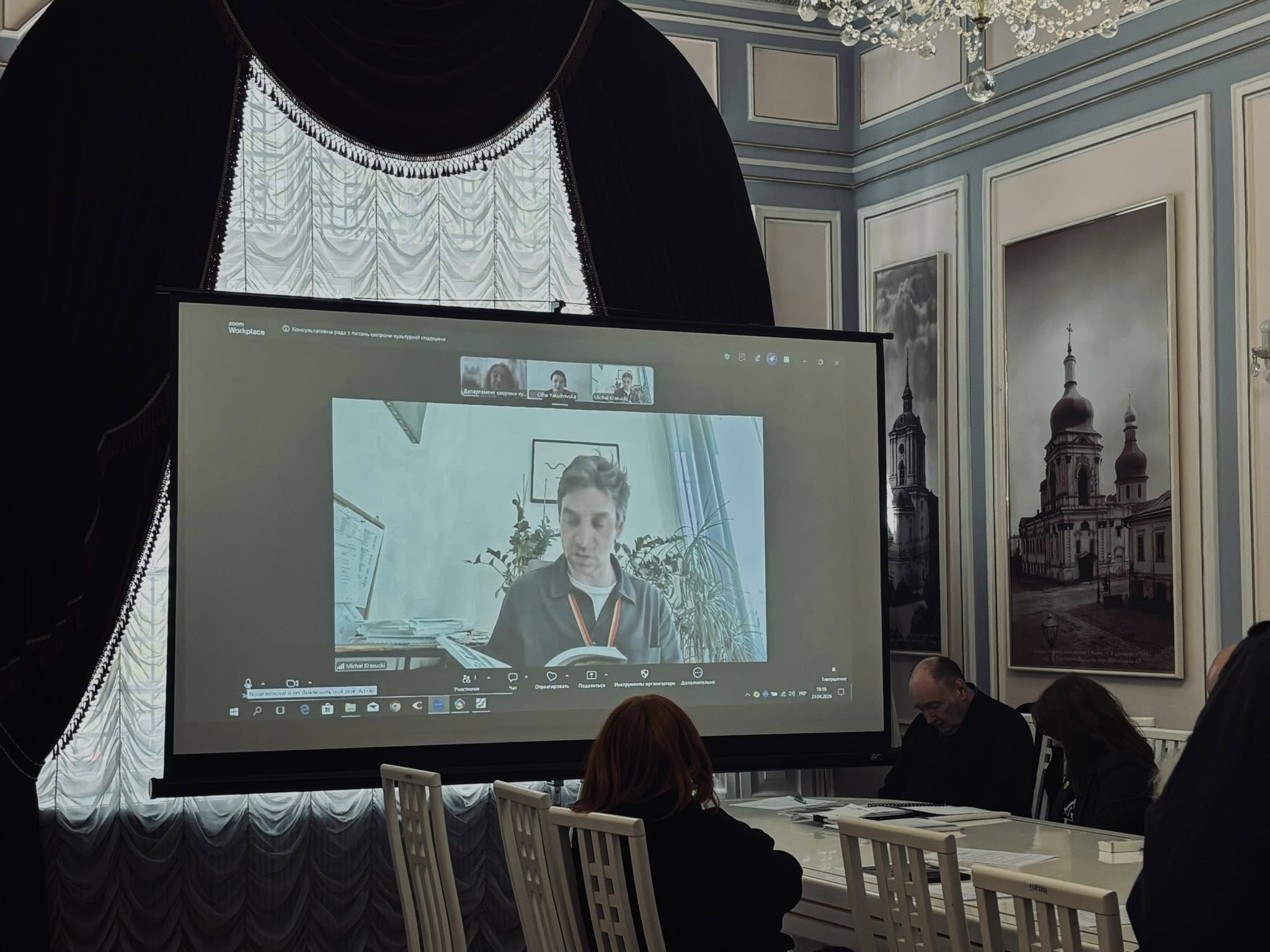 Кабмін відновлять у дусі кінцугі після удару 7 вересня - фото 2