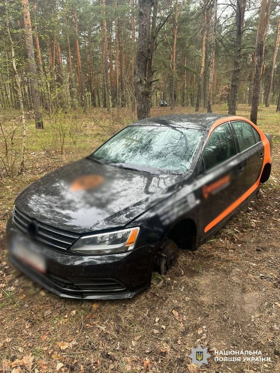 У Києві затримали молодиків, які викрали та розібрали іномарку
