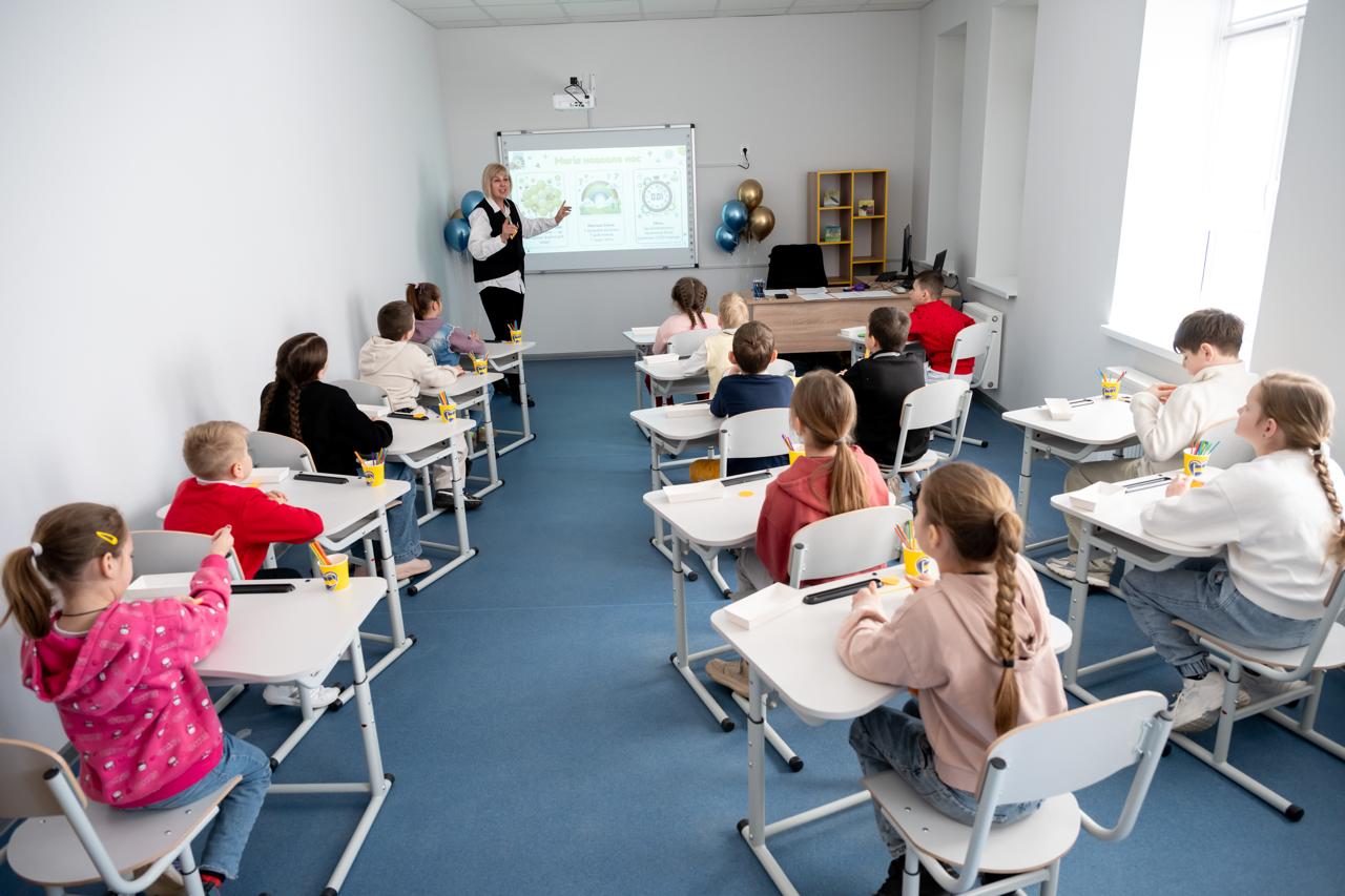 У Гостомелі відновили зруйновану початкову школу - фото 2