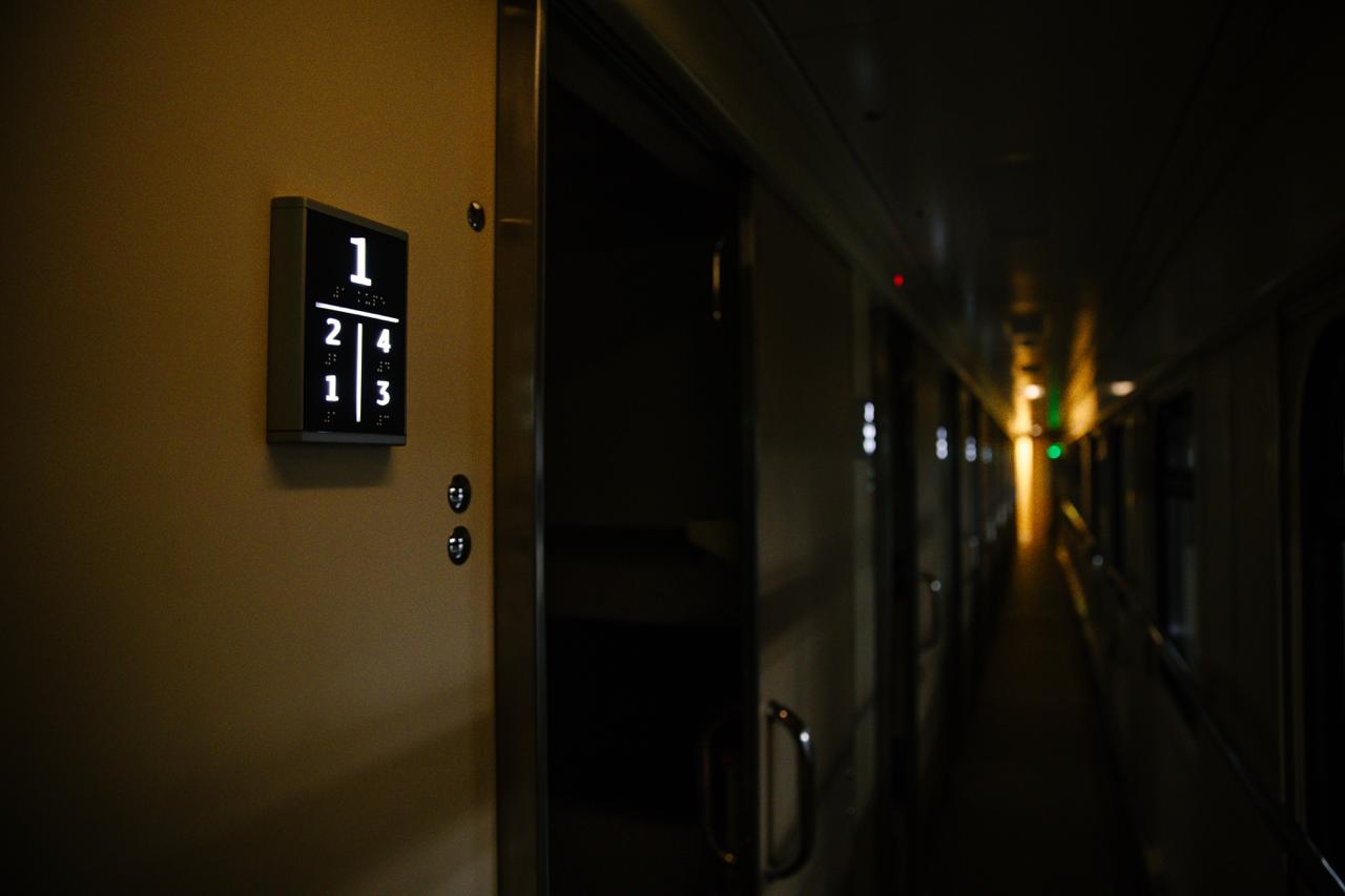 До Києва прибули перші нові пасажирські вагони українського виробництва - фото 4