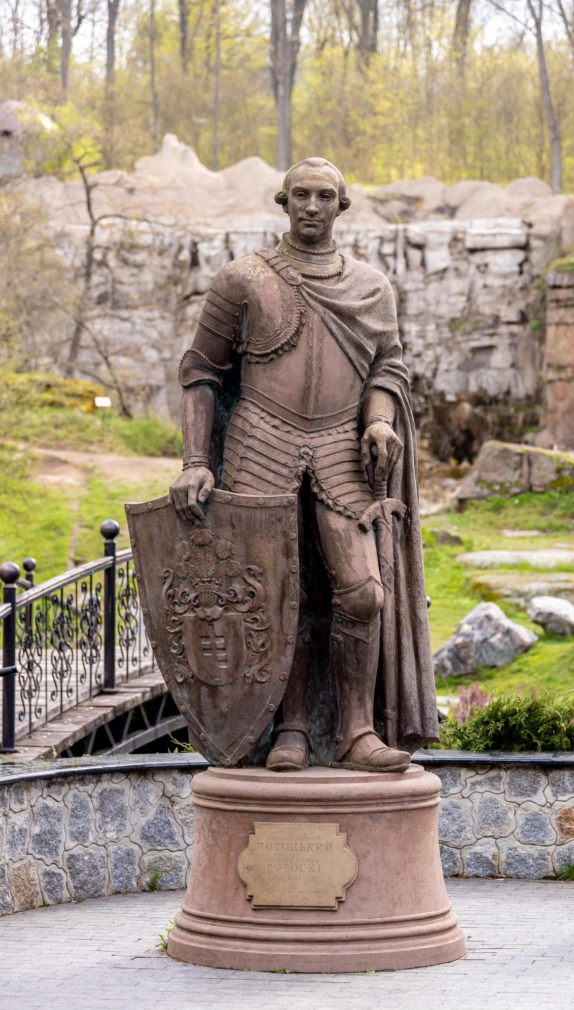 Олені, міфічні статуї і магнолії. Фото весняної «Софіївки» - фото 5