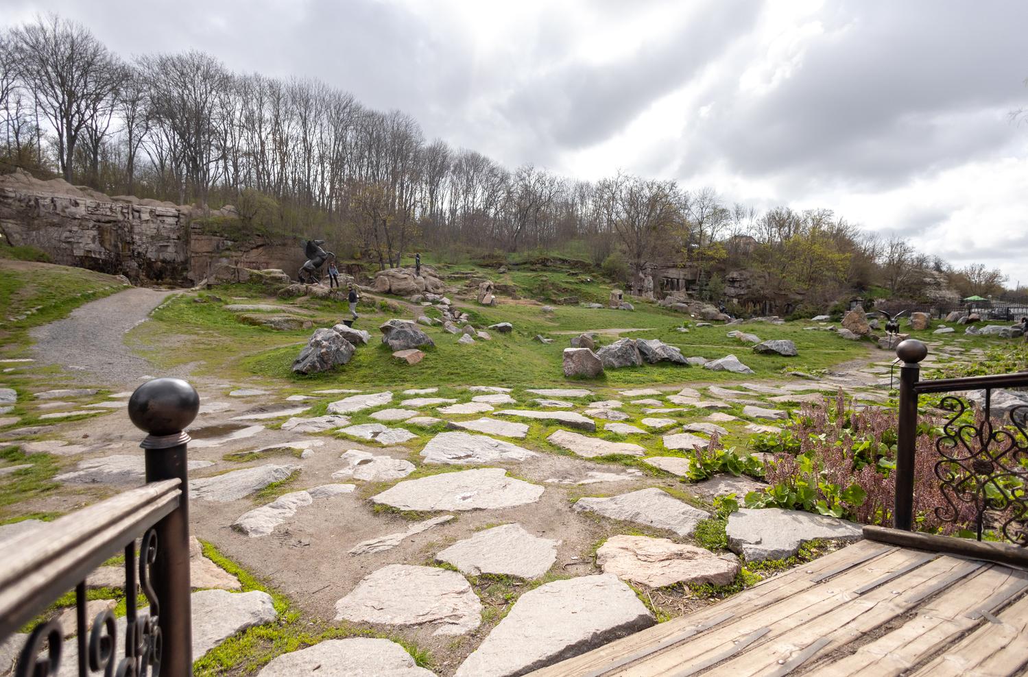 Олені, міфічні статуї і магнолії. Фото весняної «Софіївки» - фото 10