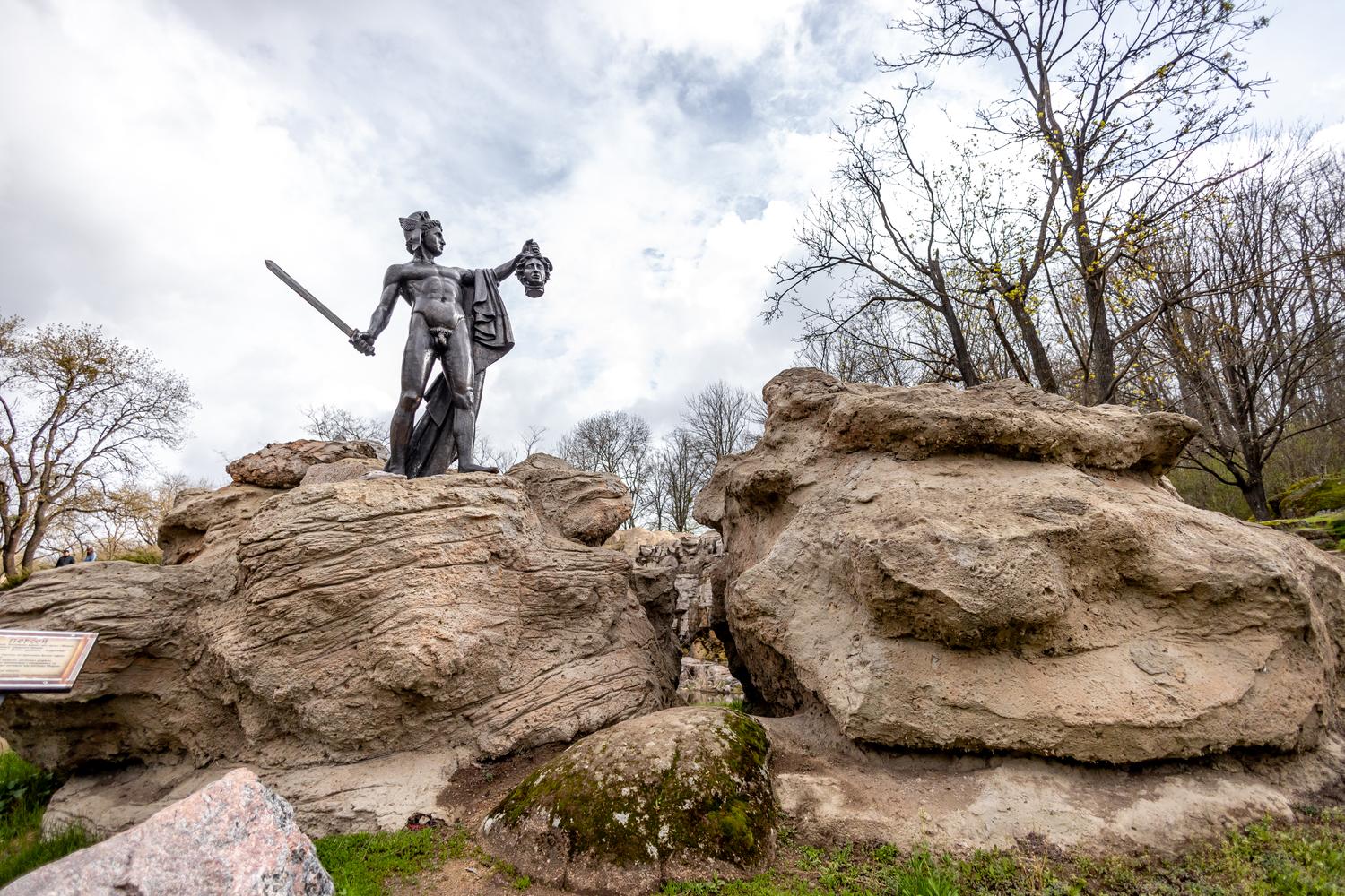 Олені, міфічні статуї і магнолії. Фото весняної «Софіївки» - фото 12