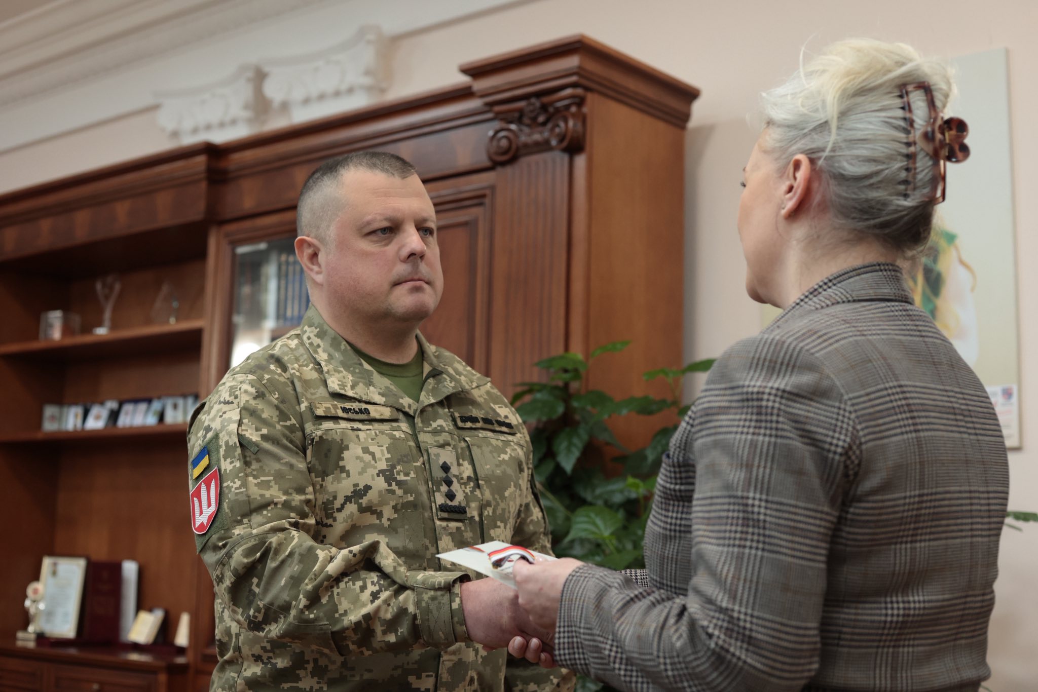 Вінничани отримали відзнаки Головнокомандувача ЗСУ - фото 2