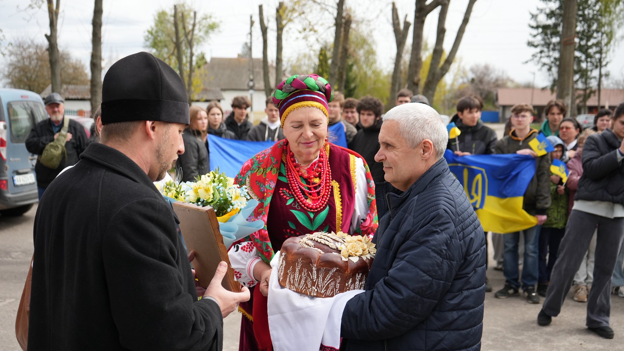 На Київщині зустріли військового, який повернувся з російського полону - фото 5
