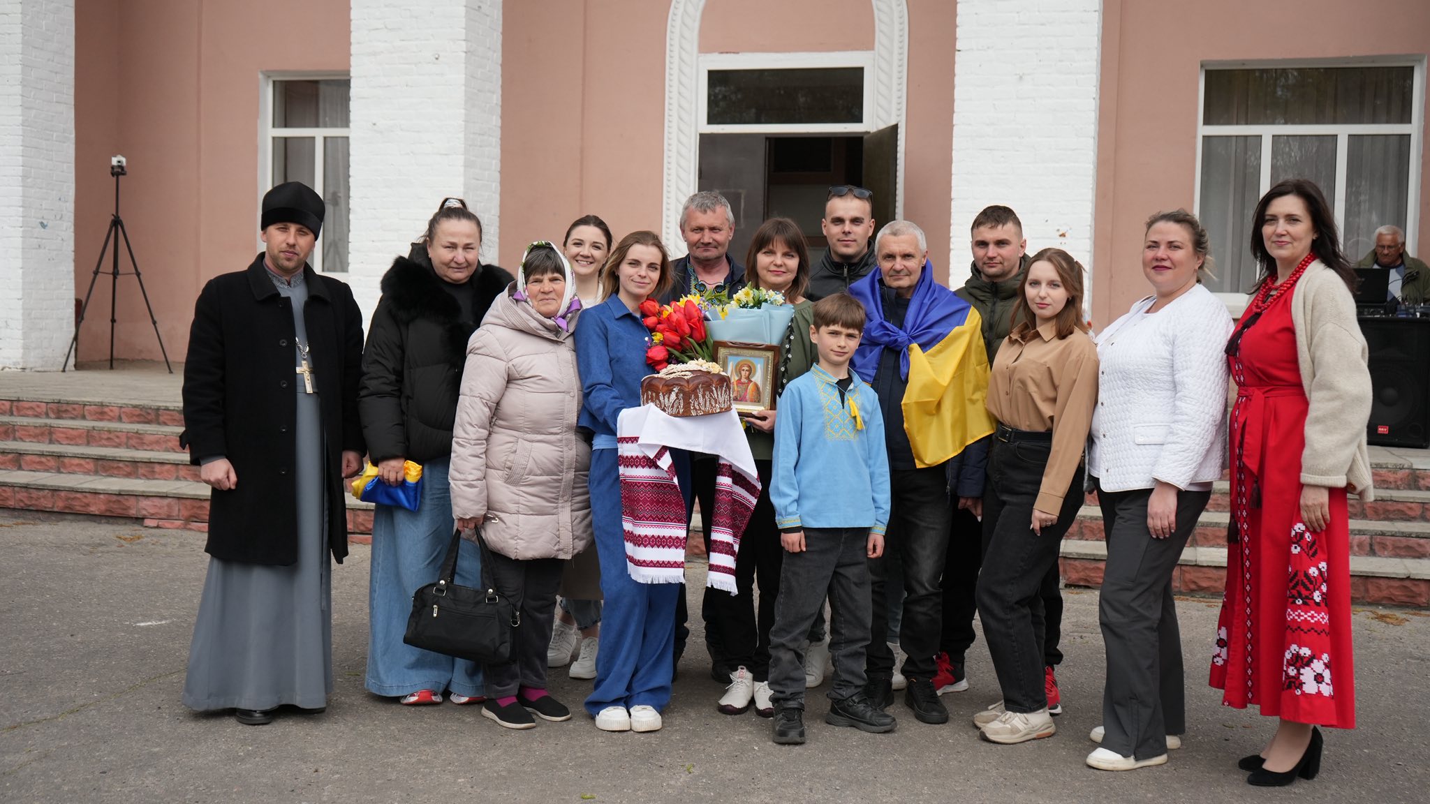 На Київщині зустріли військового, який повернувся з російського полону - фото 22