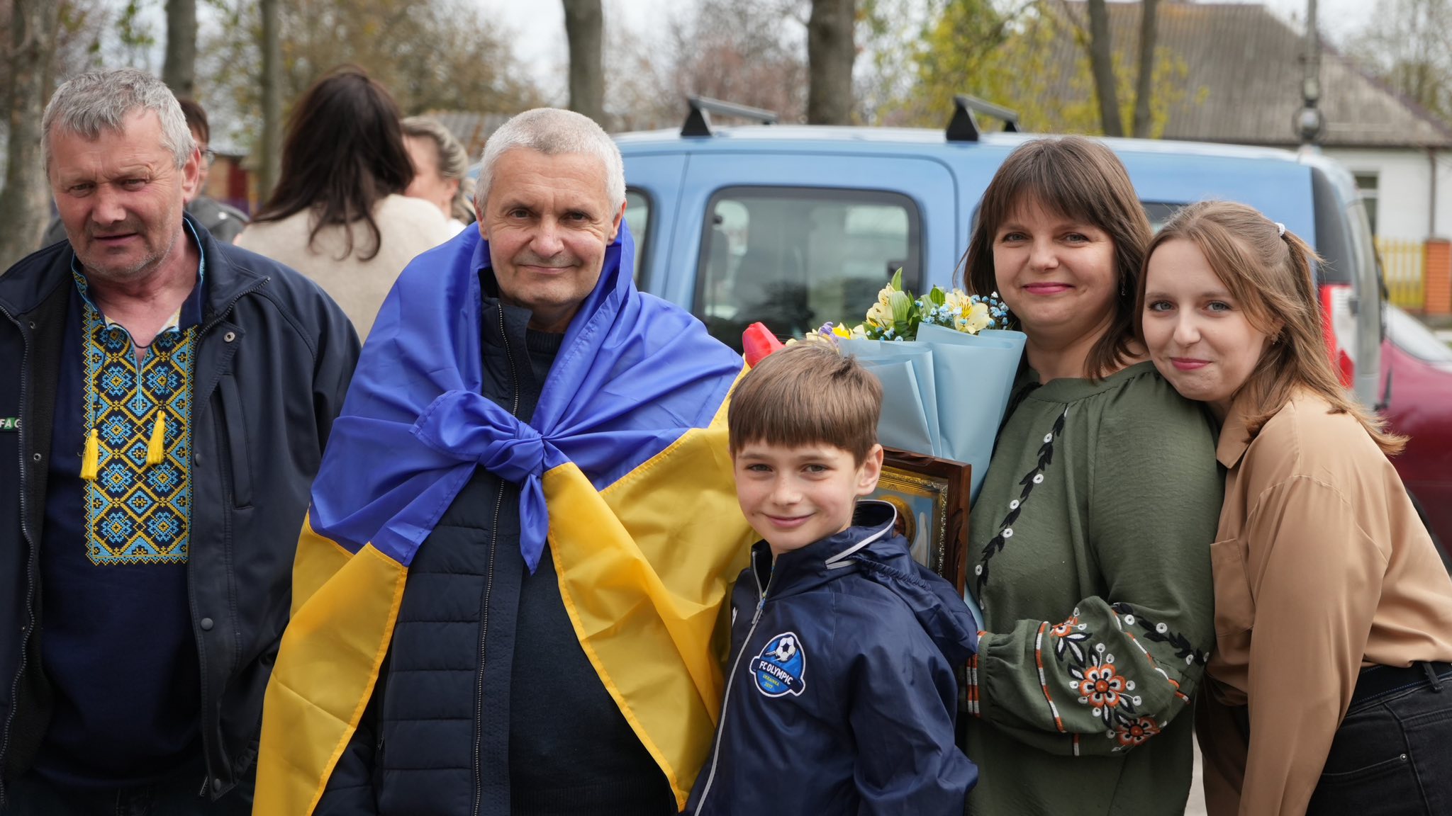 На Київщині зустріли військового, який повернувся з російського полону - фото 16
