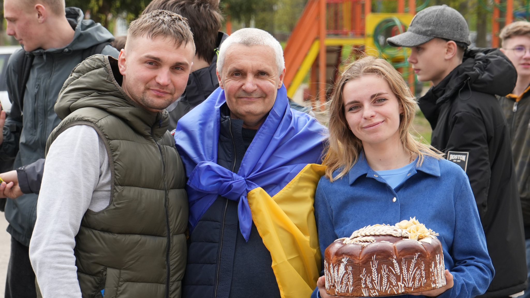 На Київщині зустріли військового, який повернувся з російського полону - фото 19