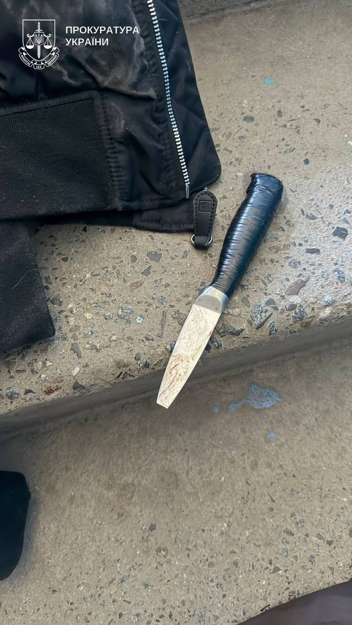 Повідомили підозру 15-річній школярці з Тернополя, яка всадила ножа в голову однокласниці