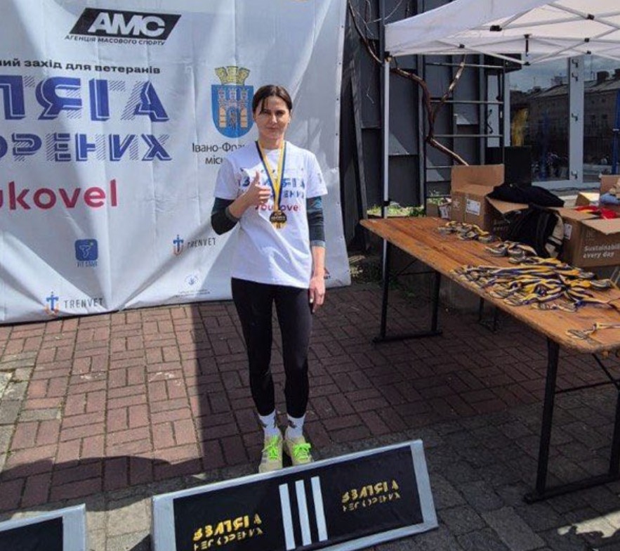 Патрульна з Черкас посіла третє місце у жимі штанги лежачи - фото 2