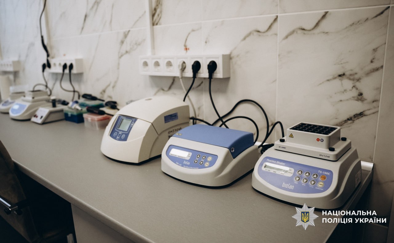 У Черкасах відкрили ДНК-лабораторію, де ідентифікуватимуть загиблих на війні - фото 2