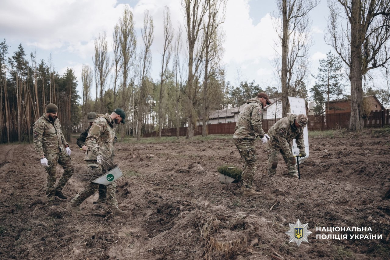 Воїни стрілецького батальйону «Чорна ласка» посадили ліс на Черкащині - фото 4