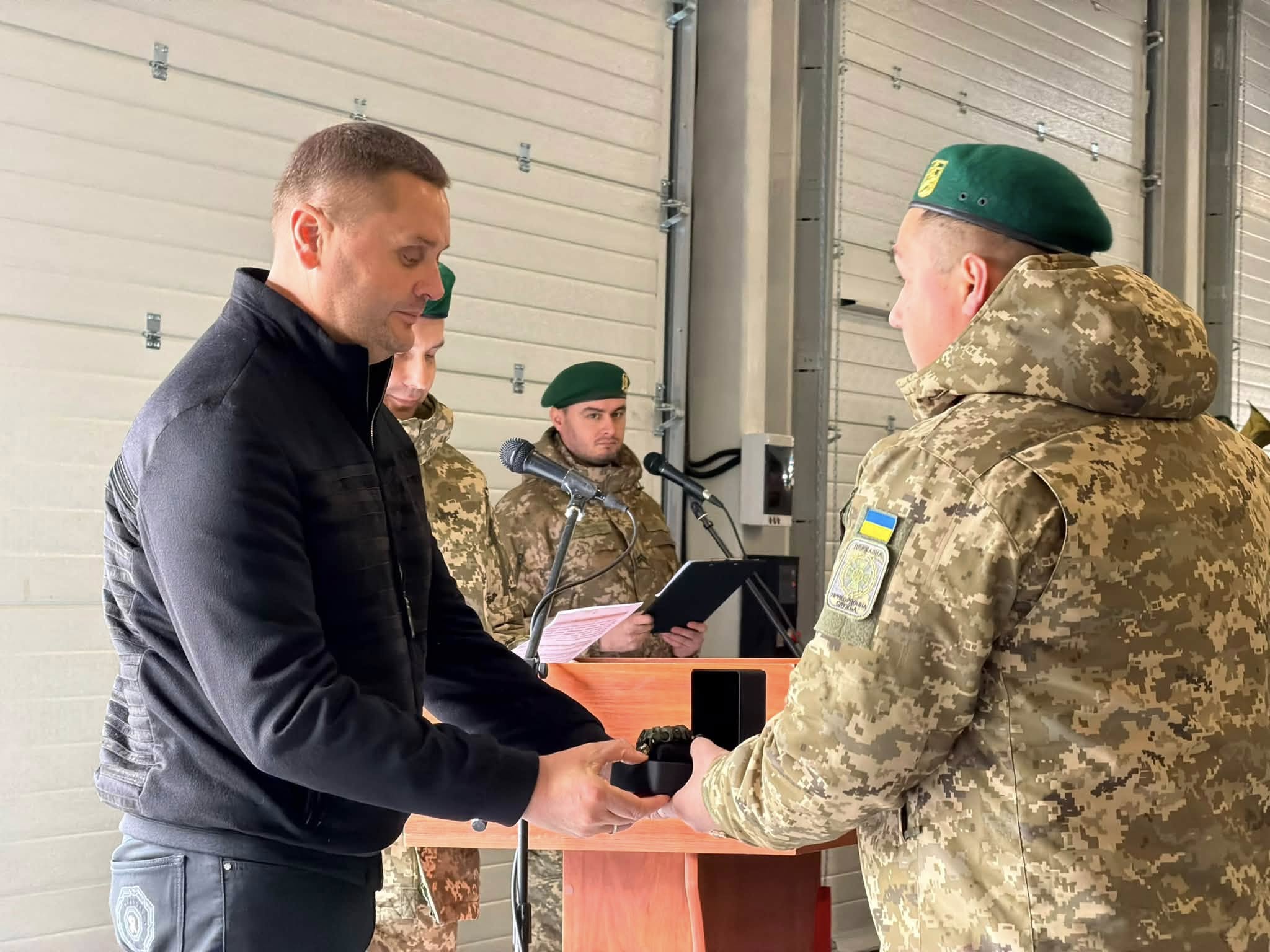 У Черкасах нагородили прикордонників з нагоди професійного свята - фото 3