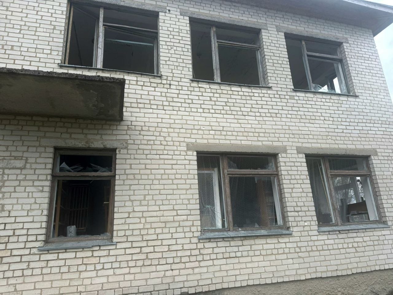Під час російського обстрілу Черкащини пошкоджено дитячий садочок - фото 3